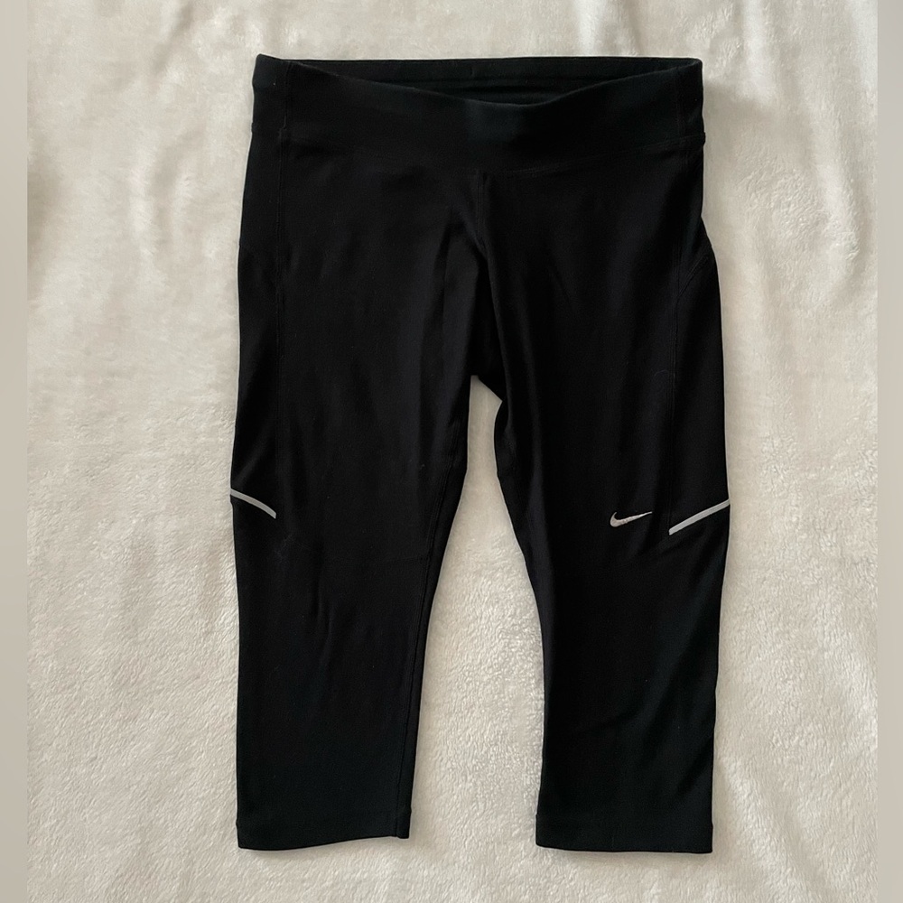 NIKE CROPPED LEGGINGS XS USED BUT GOOD CONDITION